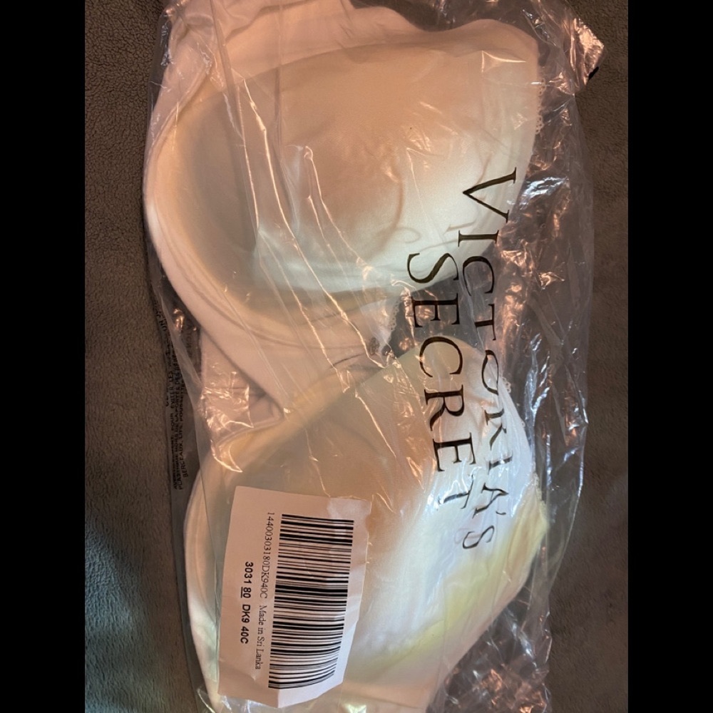 Victoria Secrets Demi Smooth Bra